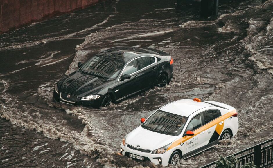 London thunderstorms cause travel disruption, fires and flooding