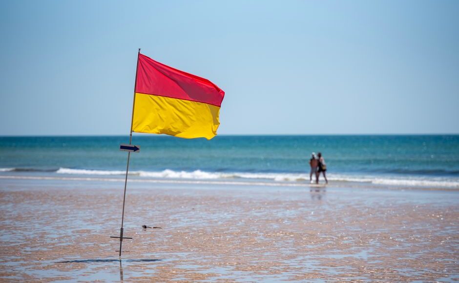 Red heat warning for south-east after UK sees warmest day of year
